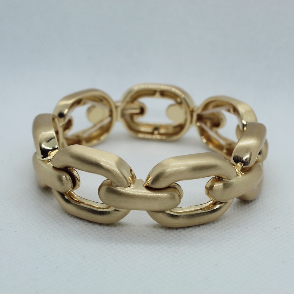Elegant Gold Chain Bracelet